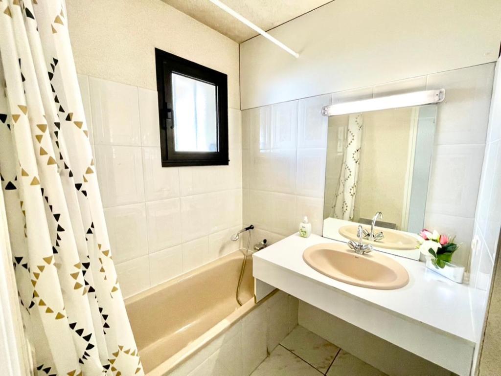 Appartamento Charmant Rez De Jardin - 900M Plage De Pontaillac Royan Esterno foto
