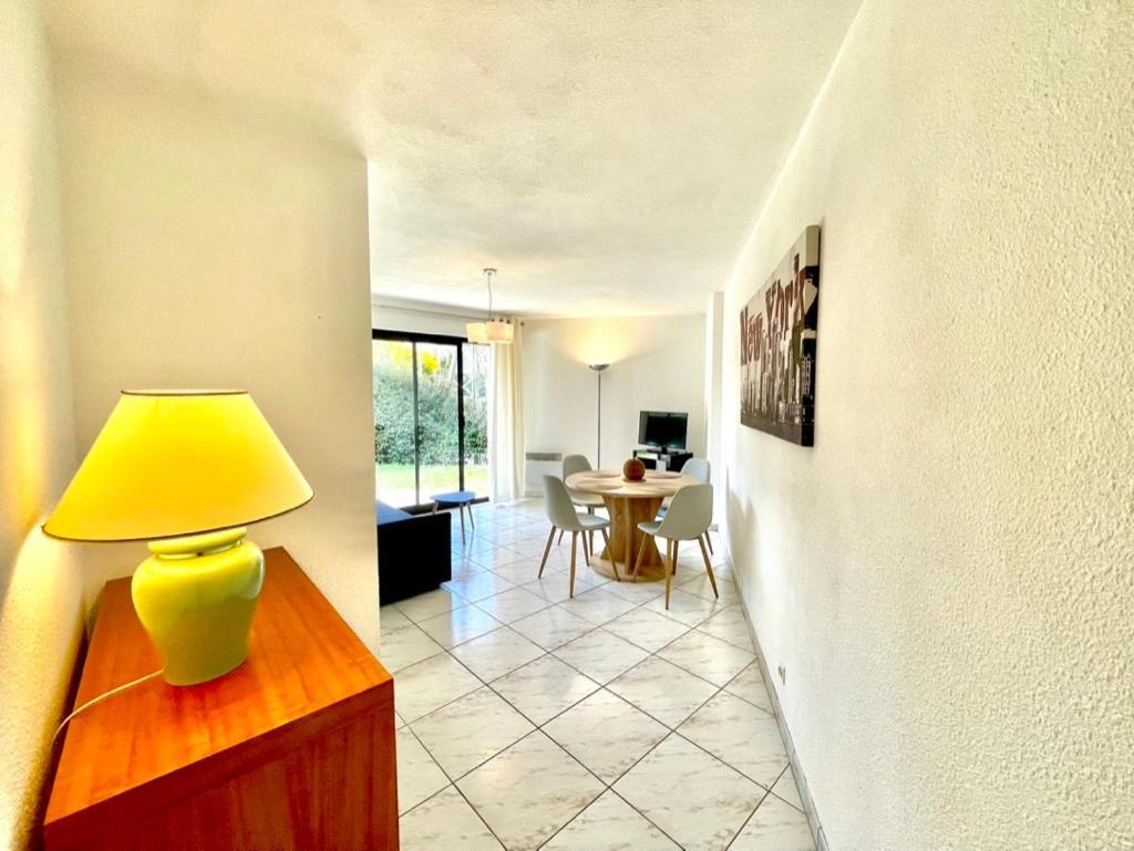 Appartamento Charmant Rez De Jardin - 900M Plage De Pontaillac Royan Esterno foto